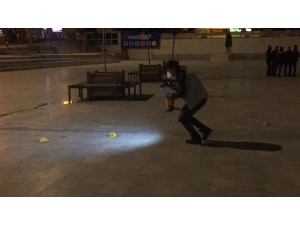 Meydanda Kadını Silahla Vurup Yaraladı