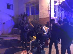 1 Metrelik Boşluğa Düşüp Ayağını Kırdı