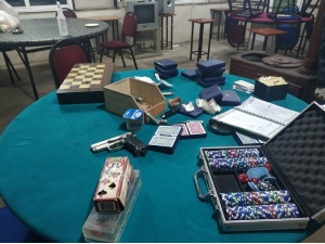 Korona Virüsü Hiçe Sayıp Metruk Binada Kumar Oynadılar