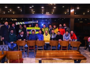 Genç Fenerbahçeliler Taraftar Grubu’ndan 300 Aileye Erzak Yardımı