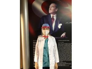 Öğretmenler 3d Yazıcı İle Doktorlara Yüz Siperliği Yaptı