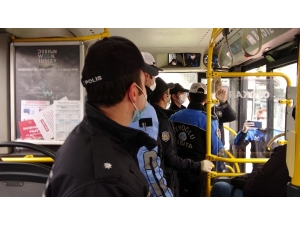 İstanbul Polisinden Toplu Taşımadaki Yolculara “Sosyal Mesafe” Uyarısı