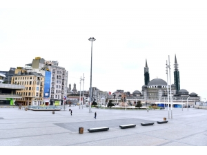 Taksim Meydanı Ve İstiklal Caddesi Bomboş Kaldı