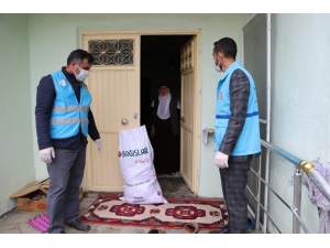 Mazıdağı Müftülüğü 65 Yaş Ve Üstü Vatandaşları Yalnız Bırakmıyor