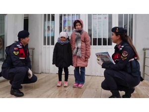 Yanına Gidemedikleri Dedelerine Jandarmayla Mektup Gönderdiler