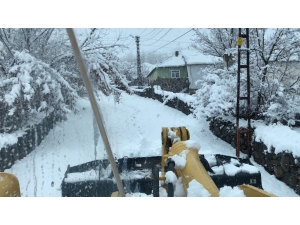 Karılova’da Nisan’da Karla Mücadele