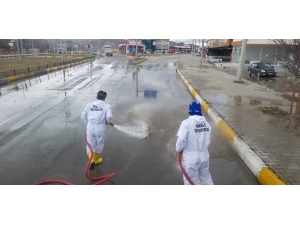 Soğuk Havaya Rağmen Dezenfekte Çalışmalarına Devam Edliliyor