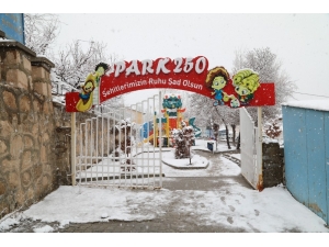 Başkale’de Kar Yağışı