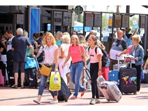 Türkiye Turizm Sezonunu Rusya Ve Doğu Avrupa İle Açacak