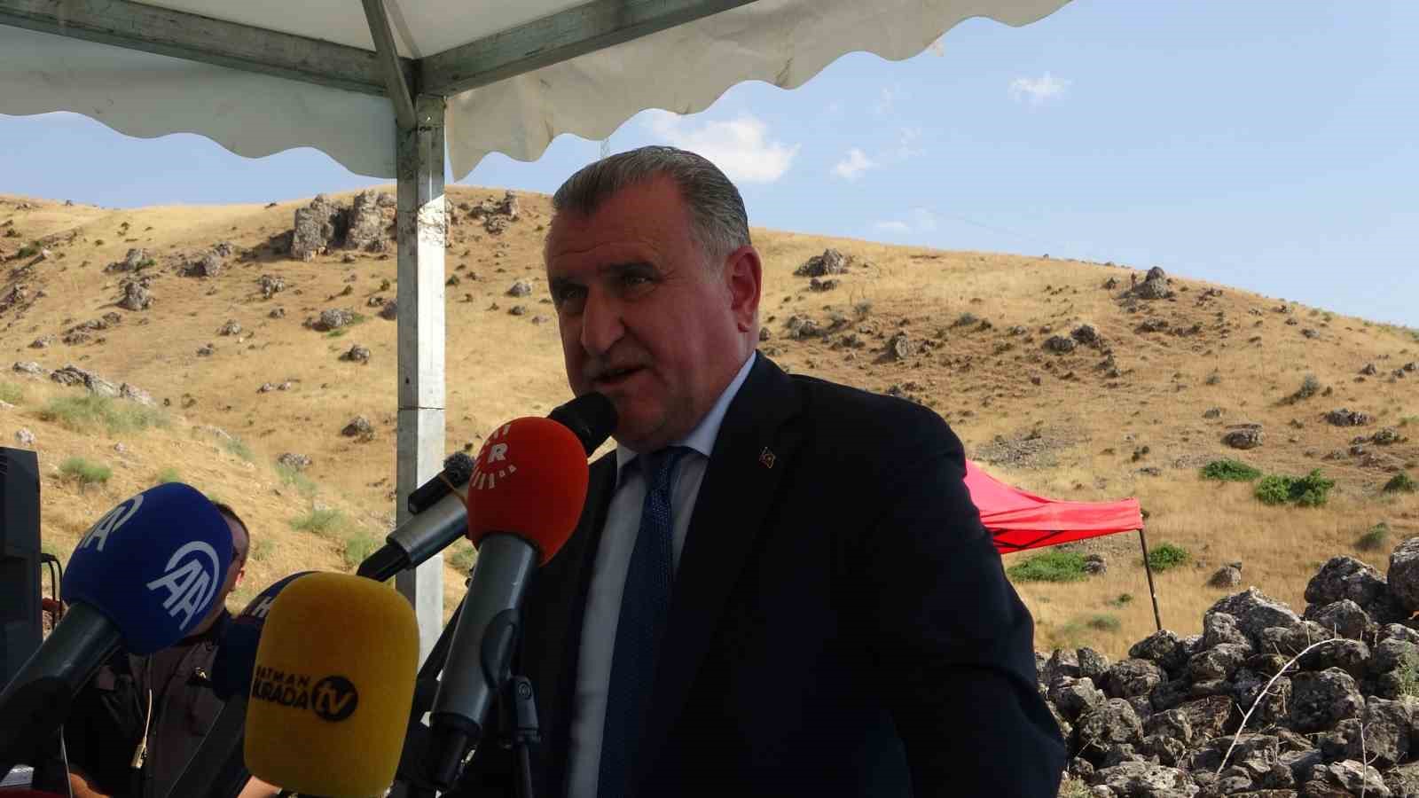 bakan-bak-kulturleri-ve-inanclari-yasatmak-devletin-en-onemli-gorevlerindendir