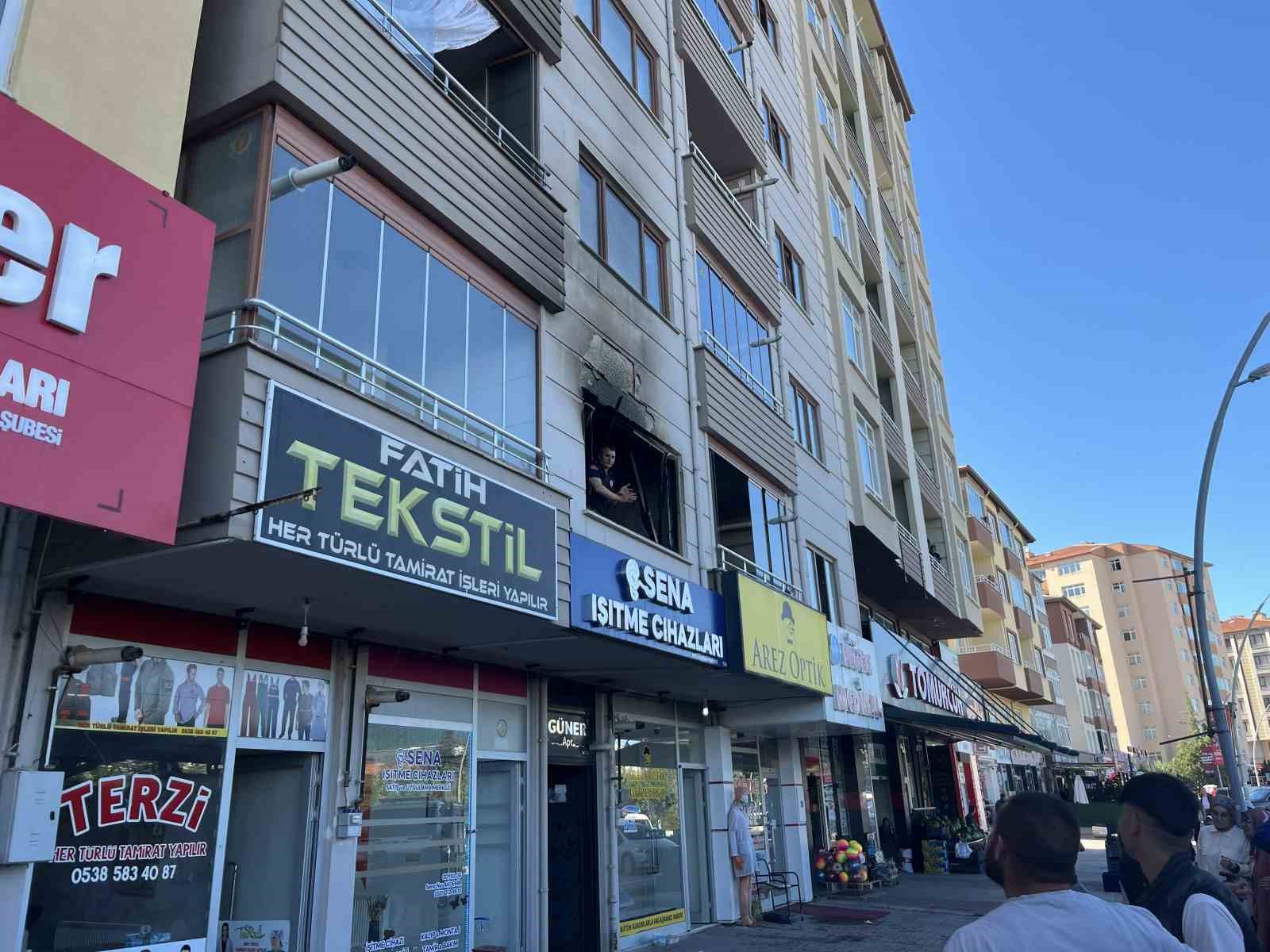 nigde-de-apartman-dairesinde-yangin