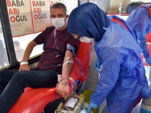 Tarsus Belediyesi Personelinden Kızılaya Kan Bağışı