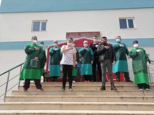 Bilecik’te Hayıseverden Sağlık Çalışanlarına Yemek İkramı