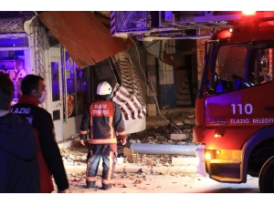 Elazığ’da Çatısında Çökme Yaşanan Bina Tahliye Edildi
