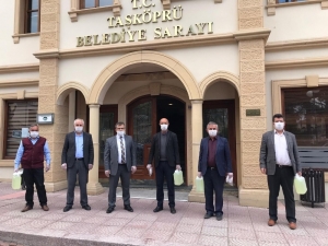 Taşköprü Belediyesi’nden 126 Köy Muhtarlığına Dezenfektan Yardımı