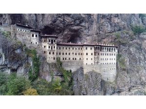 Sümela Manastırı’ndaki Restorasyon Çalışmalarına Korona Engeli