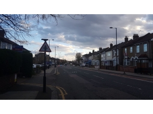 İngiltere Sokakları Sessiz