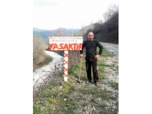 Korona Virüs Sebebiyle Tabela Asarak Mahalleye Yabancıların Girmesini Yasakladılar