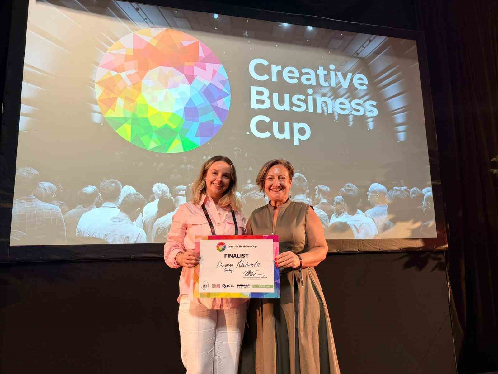 dogal-renklerle-gelen-dunya-ikinciligi