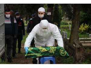 Küçük Bebek Korona Virüsten Ölen Annesine Mezarda Kavuştu