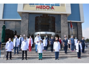 Salgında Hayatını Kaybeden Sağlık Çalışanlarına Saygı Duruşu