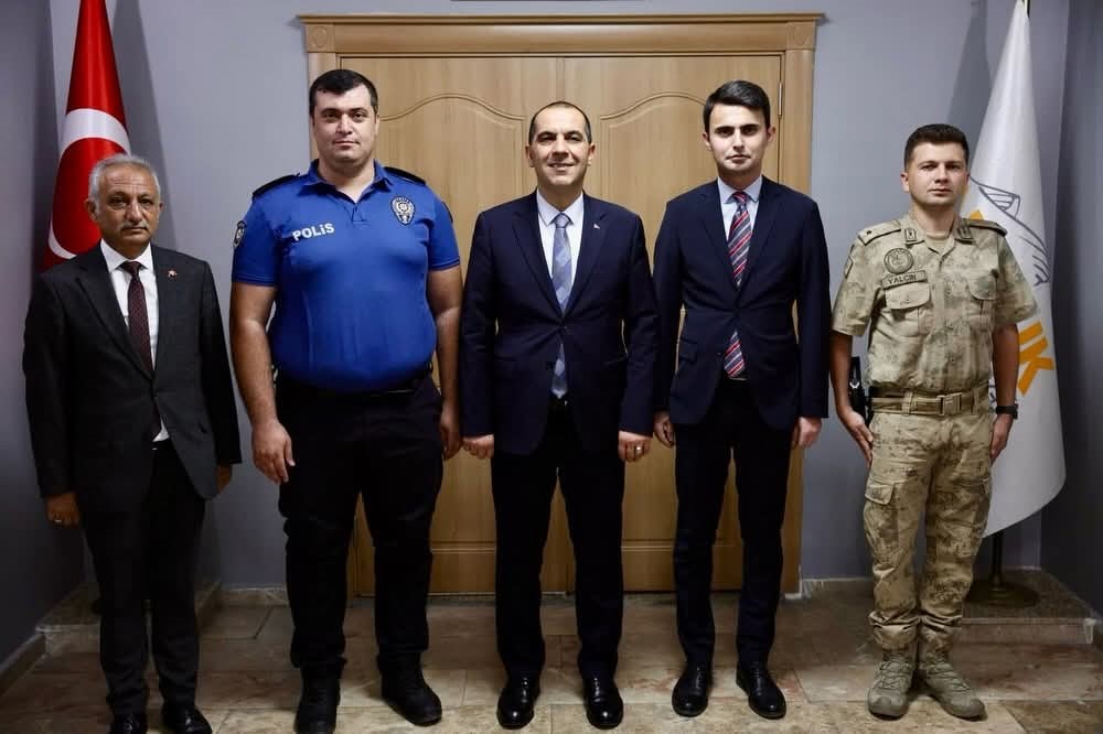 vali-tasolar-dan-aralik-kaymakami-na-hayirli-olsun-ziyareti