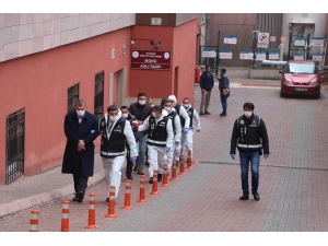 Kayseri’de Silahlı Suç Örgütüne Operasyonda Gözaltına Alınan 8 Kişi Adliyeye Sevk Edildi
