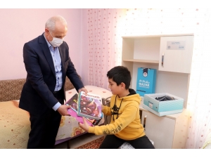 Gültak, Bilsem’in Zeki Çocuklarını Evlerinde Ziyaret Etti