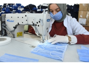Komek Günlük 15 Bin Maske Üretiyor