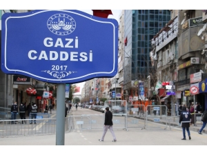 Elazığ’da 3 Cadde Araç Ve Yaya Trafiğine Kapatıldı