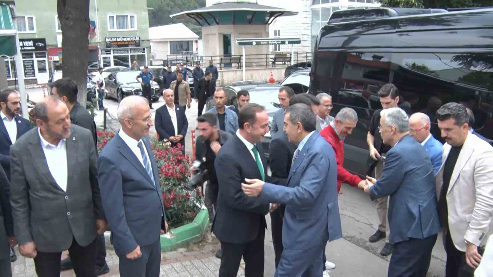 milli-egitim-bakani-tekin-bursa-da-buyuk-erzurum-yayla-senligi-ne-katildi