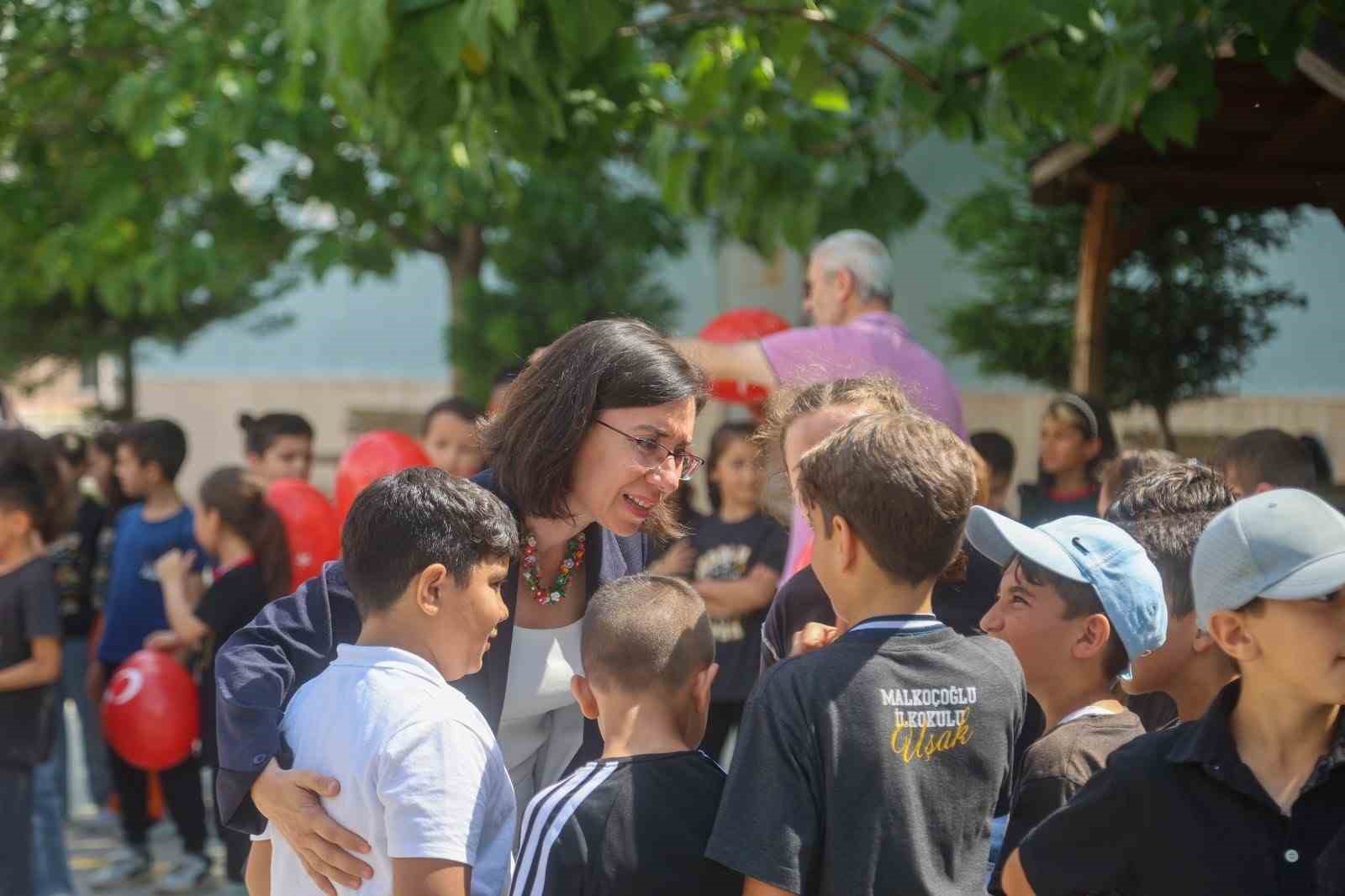 usak-belediye-baskan-vekili-ozkan-ogrencilerle-bir-araya-geldi