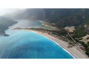 Fethiye’de Sahil Ve Meydanlar Boş Kaldı