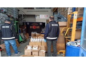 Düzce’de Polisten Kaçak Dezenfektan Üretimine Baskın Yapıldı