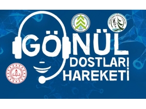 Gönüllü Öğretmenler Yaşlılara Rehberlik Ediyor