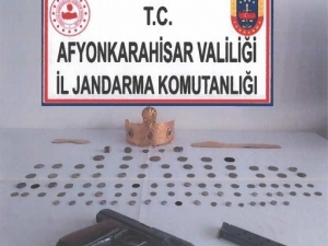 Afyonkarahisar’da 97 Parça Tarihi Eser Ele Geçirildi