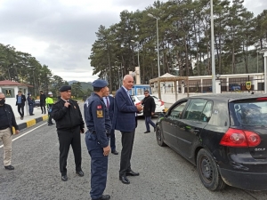 Marmaris Kaymakamı Ertuğ Şevket Aksoy, Çetibeli Kontrol Noktasını Ziyaret Etti