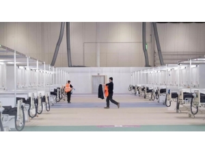 Londra’daki Fuar Merkezi Hastaneye Dönüştürüldü