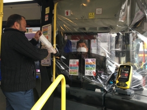 Otobüslere Maskesiz Binenlere Maske Dağıtıldı