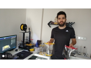 Fedakar Öğretmen Sağlık Çalışanlarını Unutmadı