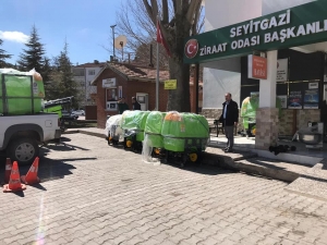 Seyitgazili Çiftçilerden ’Biz Tarladayız, Sen Evde Kal’ Çağrısı