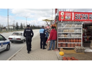 Yol Kenarındaki Yöresel Ürün Tezgahları Kaldırılıyor