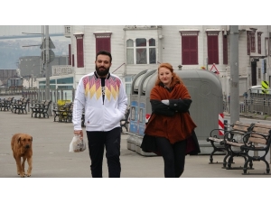 Yasağa Rağmen Sahile Yürüyüşe Çıkan Kadın: “Evde Canım Sıkılıyor, Bizi Nereye Kadar Tutacaklar”