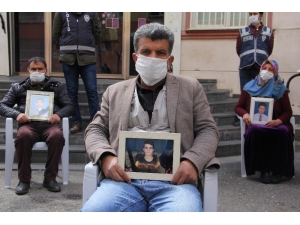 Hdp Önündeki Ailelerin Evlat Nöbeti 215’inci Gününde