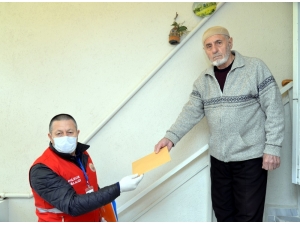 ’Milli Dayanışma Kampanyası’na Emekli Maaşının Yarısını Bağışladı