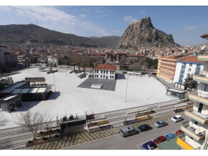 Afyon Zafer Meydanı Boş Kaldı