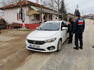 İlçe Girişlerinde Tüm Sürücülerin Ateşleri Ölçülüyor