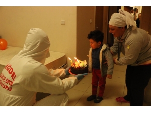 Niğde’de Karantinadaki Mehmet Güven’e 4 Yaş Sürprizi