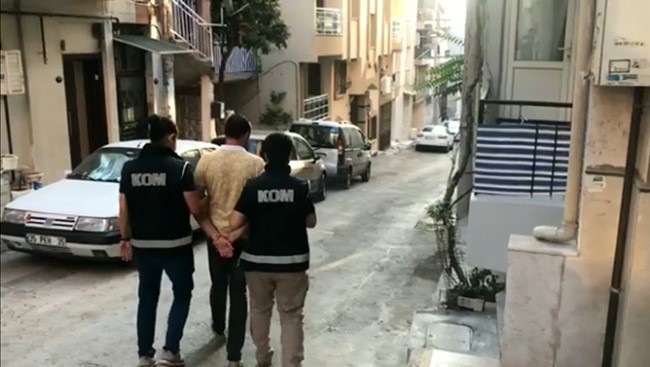 izmir-deki-200-milyonluk-kurgu-kaza-vurgununda-24-tutuklama