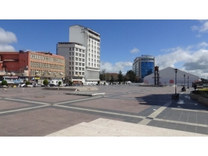 Diyarbakır’da Cadde Ve Sokaklar Boş Kaldı